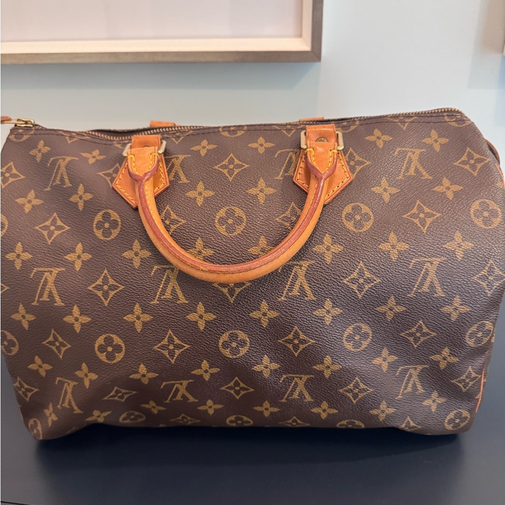 Louis Vuitton Monogram Speedy 35 - Picture 2 of 11